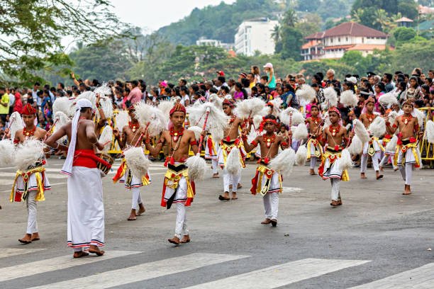 kandy perahera dancing